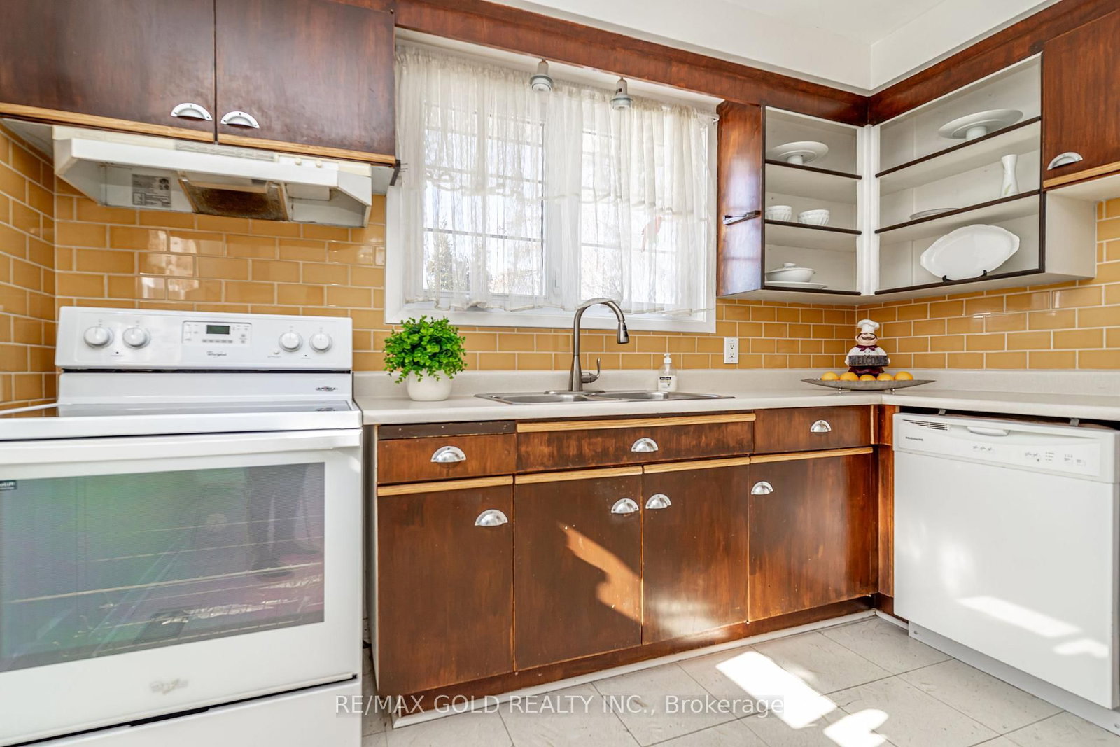 Detached House for sale at 11 Edgebrook Crescent, Brampton, Ontario, L6T 1Y6 - Southgate - MLS: W12981370