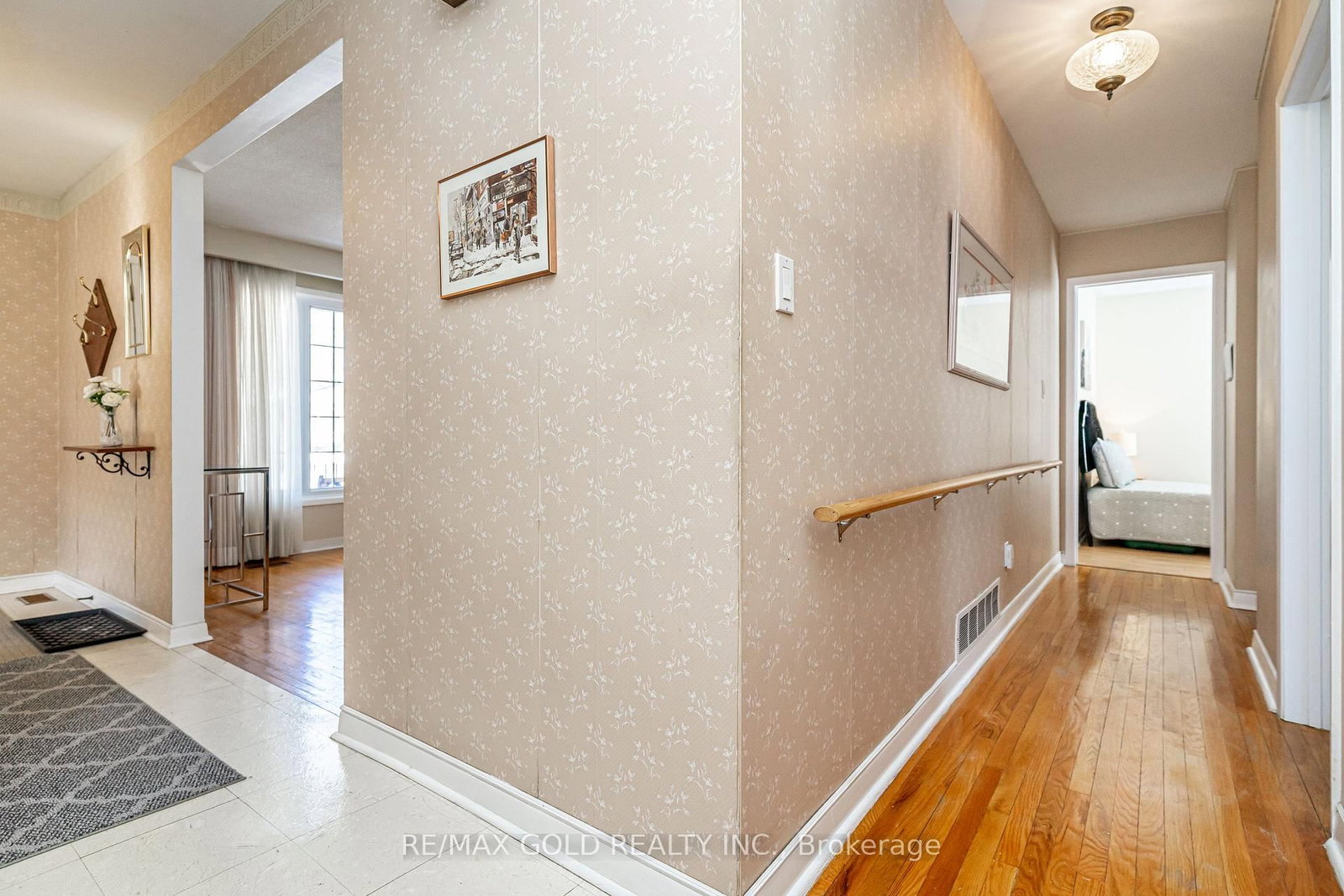 Detached House for sale at 11 Edgebrook Crescent, Brampton, Ontario, L6T 1Y6 - Southgate - MLS: W12981370