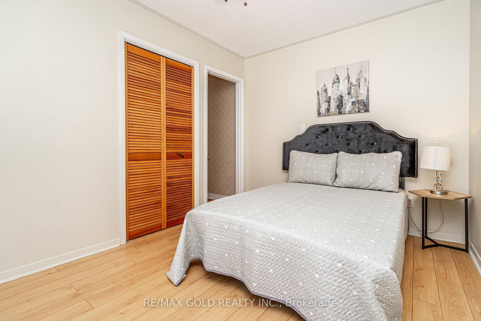 Detached House for sale at 11 Edgebrook Crescent, Brampton, Ontario, L6T 1Y6 - Southgate - MLS: W12981370