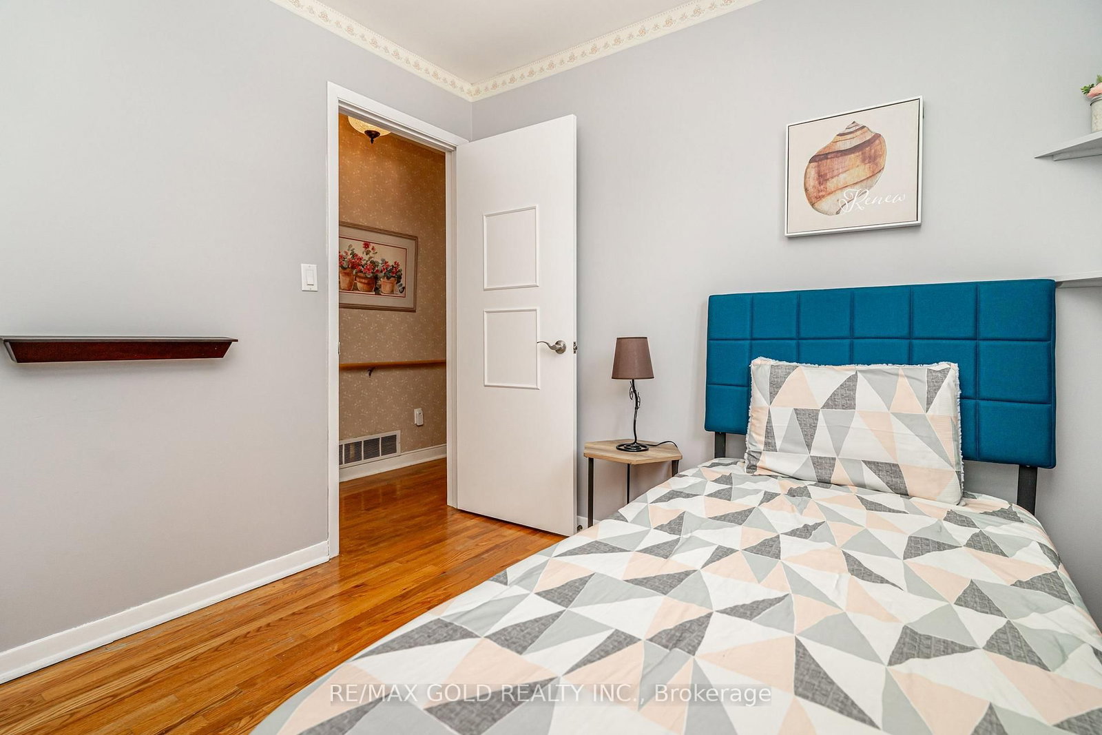 Detached House for sale at 11 Edgebrook Crescent, Brampton, Ontario, L6T 1Y6 - Southgate - MLS: W12981370