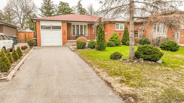11 Edgebrook Crescent