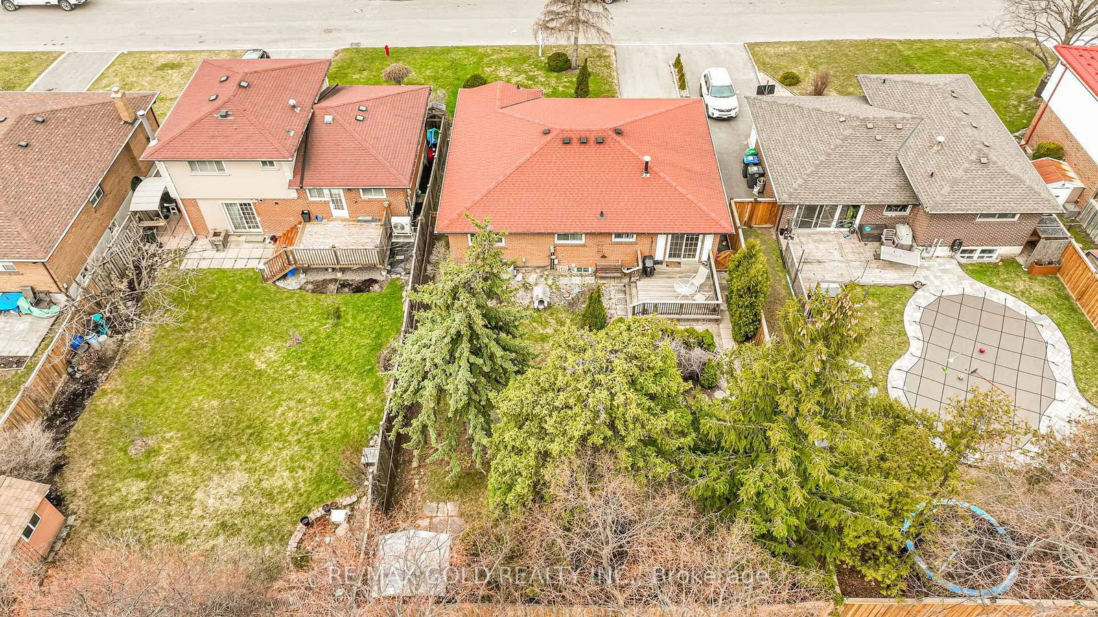 Detached House for sale at 11 Edgebrook Crescent, Brampton, Ontario, L6T 1Y6 - Southgate - MLS: W12981370