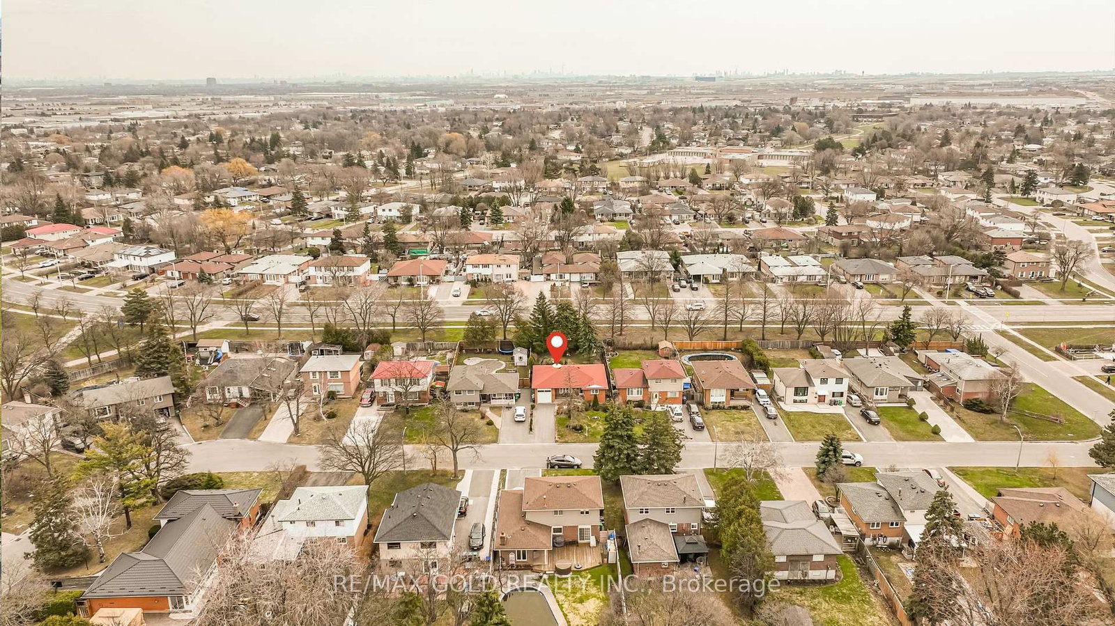 Detached House for sale at 11 Edgebrook Crescent, Brampton, Ontario, L6T 1Y6 - Southgate - MLS: W12981370