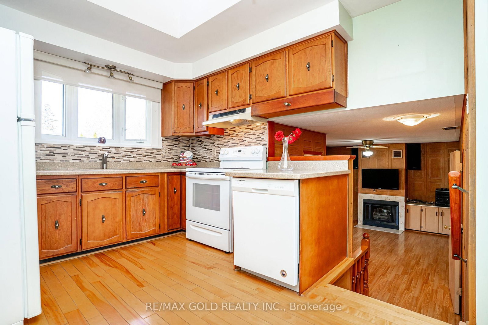 Detached House for sale at 34 Deerfield Crescent, Brampton, Ontario, L6T 1K7 - Southgate - MLS: W12981394