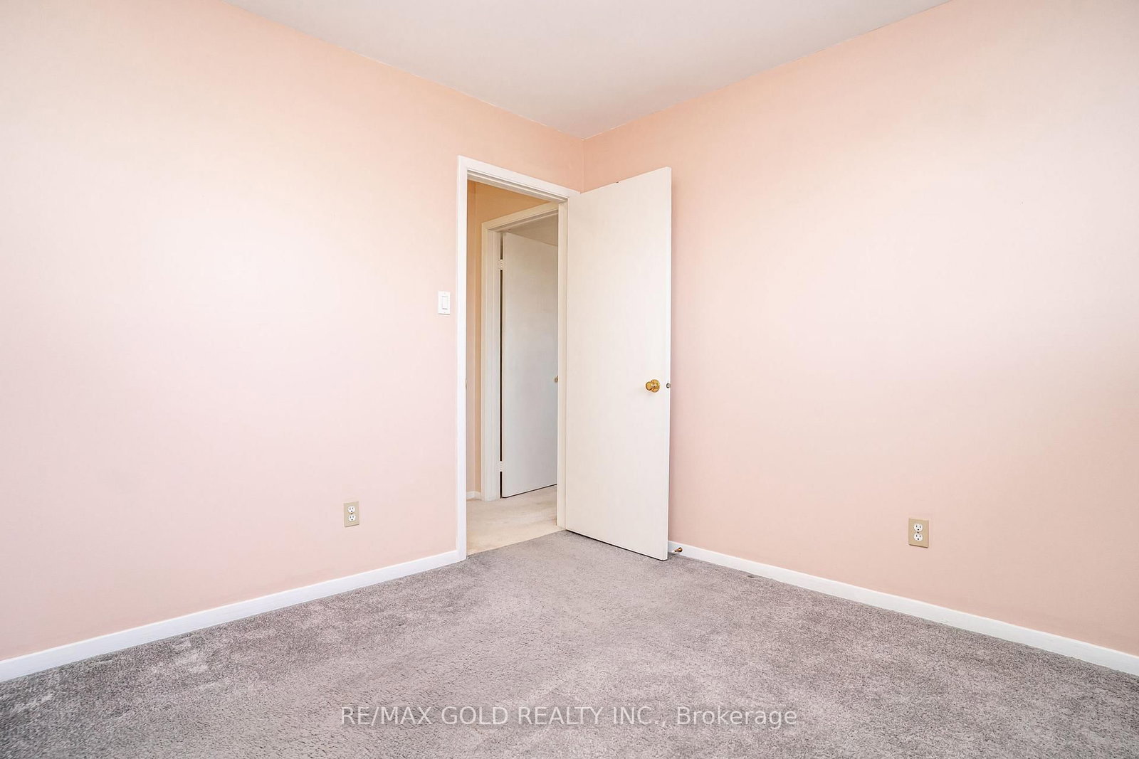 Detached House for sale at 34 Deerfield Crescent, Brampton, Ontario, L6T 1K7 - Southgate - MLS: W12981394