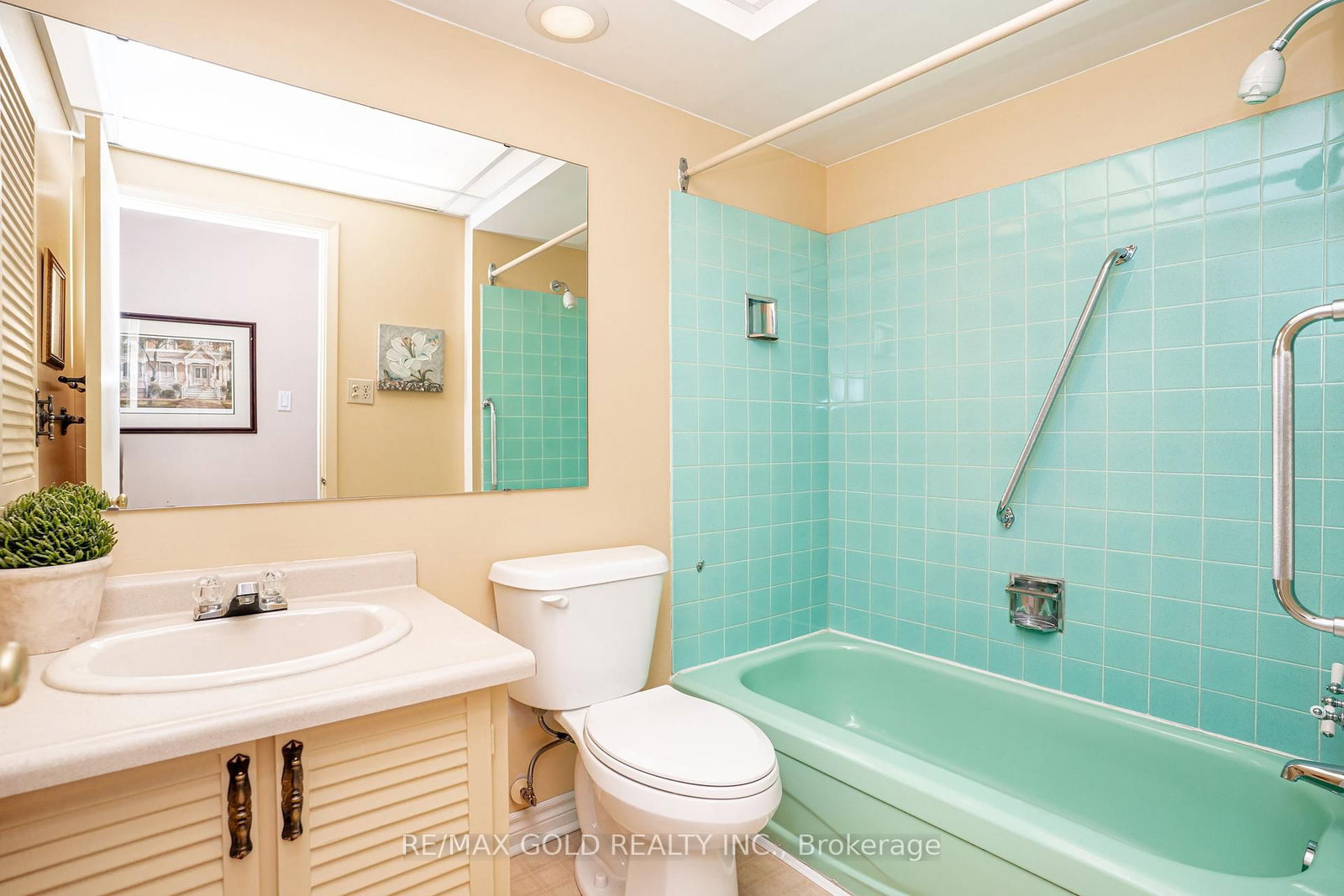 Detached House for sale at 34 Deerfield Crescent, Brampton, Ontario, L6T 1K7 - Southgate - MLS: W12981394