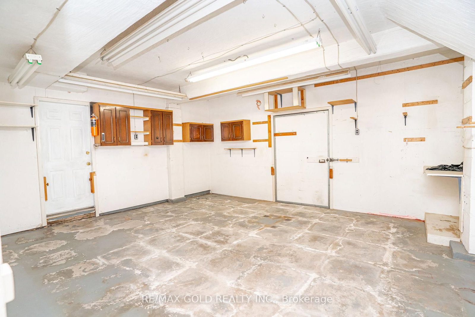 Detached House for sale at 34 Deerfield Crescent, Brampton, Ontario, L6T 1K7 - Southgate - MLS: W12981394