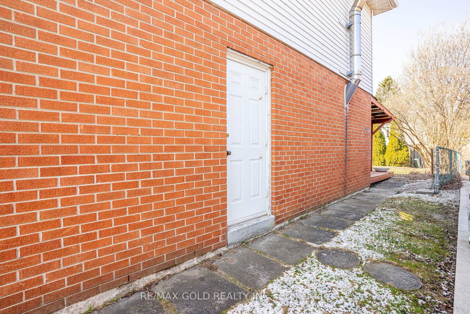 Detached House for sale at 34 Deerfield Crescent, Brampton, Ontario, L6T 1K7 - Southgate - MLS: W12981394