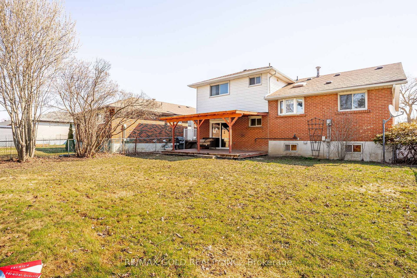 Detached House for sale at 34 Deerfield Crescent, Brampton, Ontario, L6T 1K7 - Southgate - MLS: W12981394