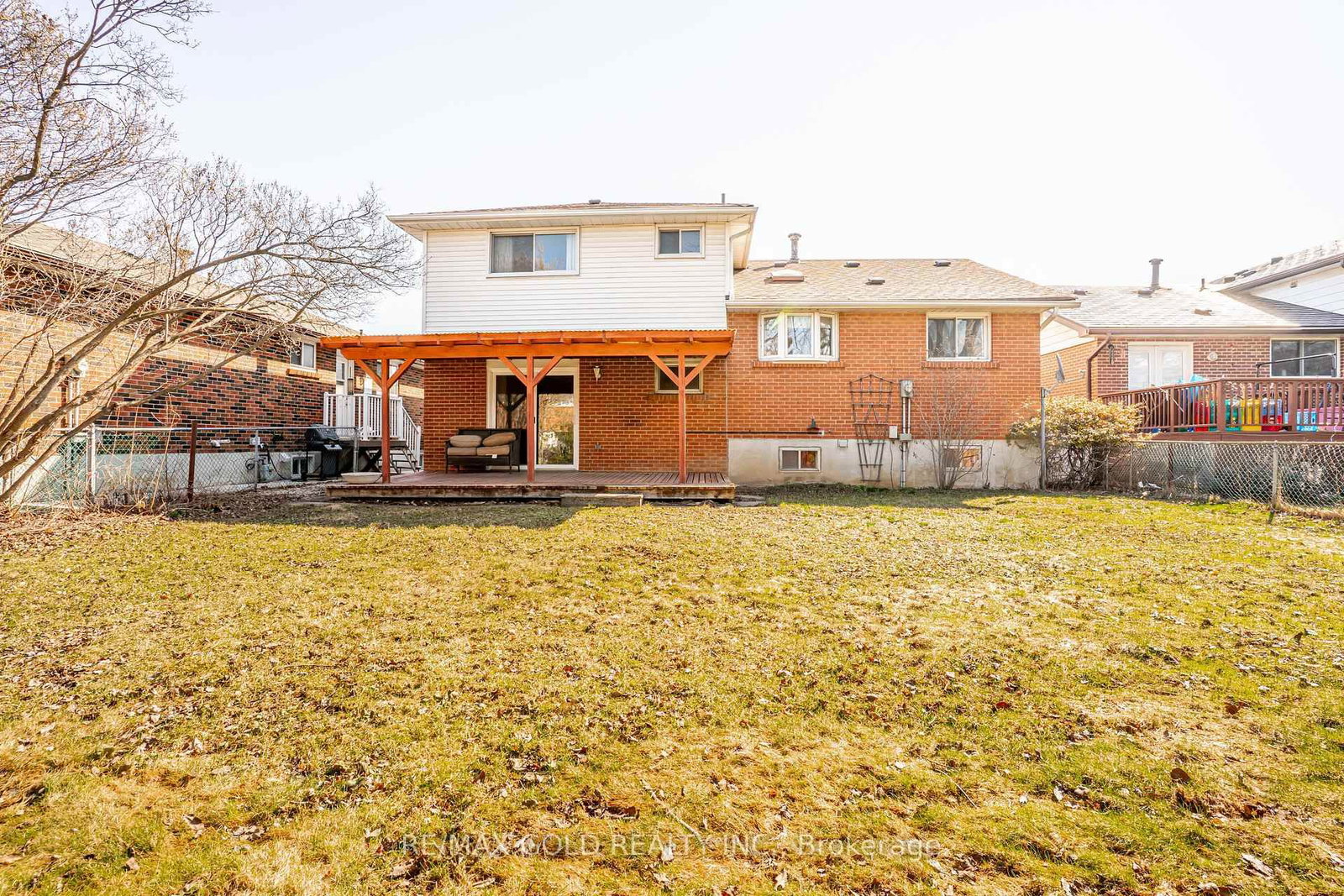 Detached House for sale at 34 Deerfield Crescent, Brampton, Ontario, L6T 1K7 - Southgate - MLS: W12981394