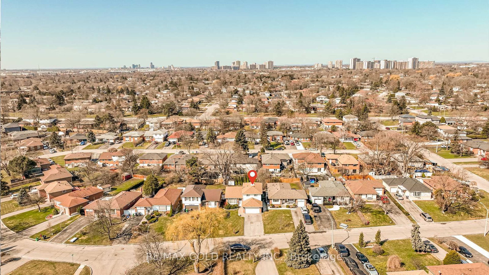 Detached House for sale at 34 Deerfield Crescent, Brampton, Ontario, L6T 1K7 - Southgate - MLS: W12981394