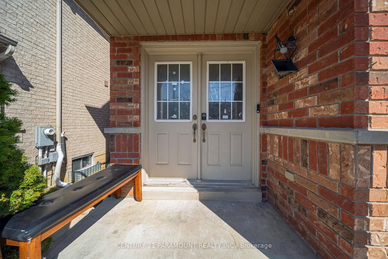 75 Crystal Glen Cres, Brampton, L6X 0K5 | Image 3
