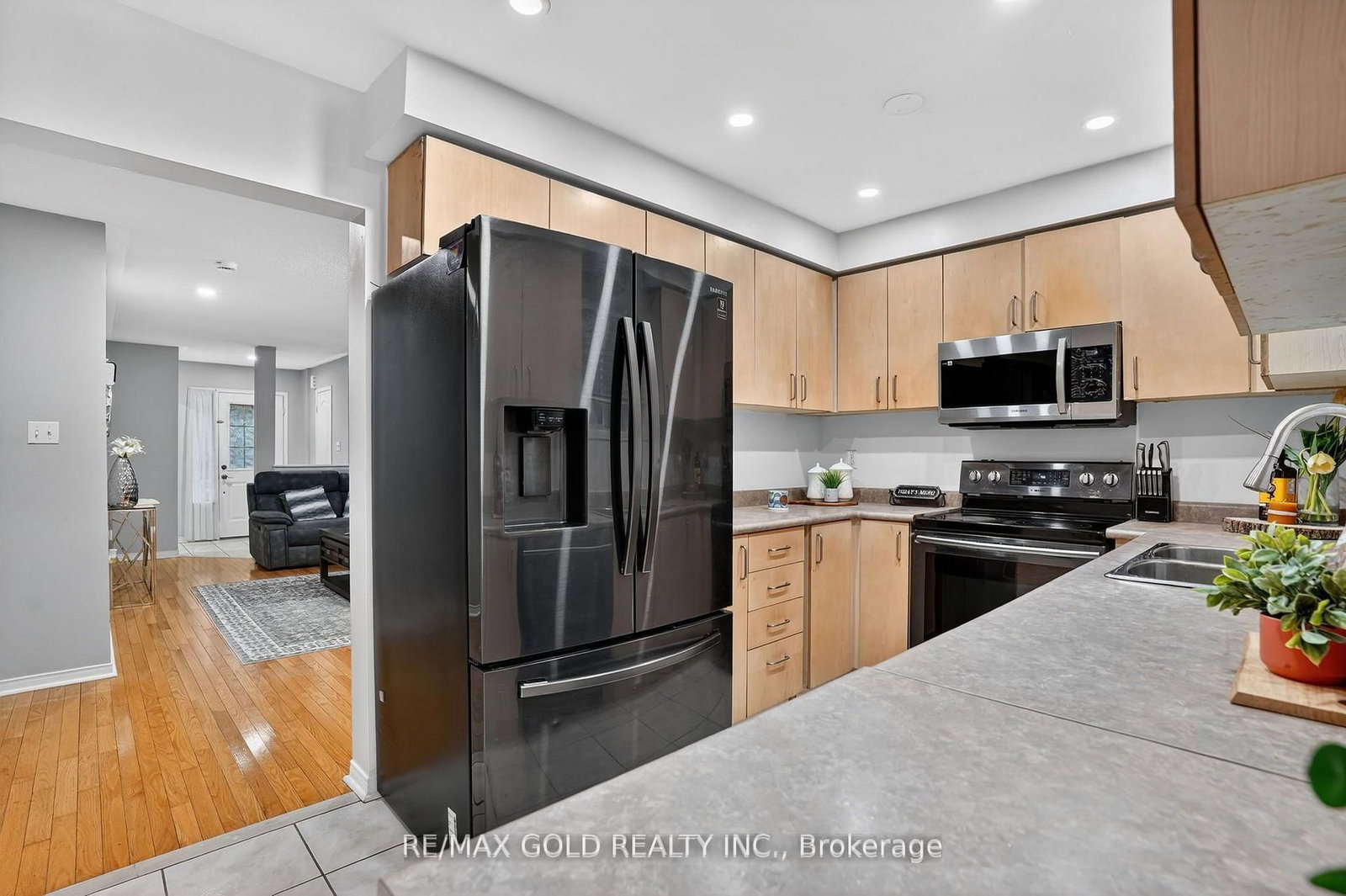 Detached House for sale at 25 Spencer Drive, Brampton, Ontario, L7A 2A2 - Fletcher's Meadow - MLS: W12981636