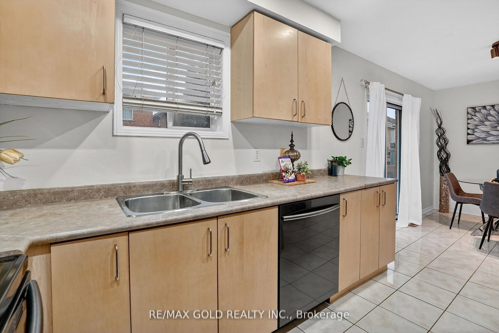 Detached House for sale at 25 Spencer Drive, Brampton, Ontario, L7A 2A2 - Fletcher's Meadow - MLS: W12981636