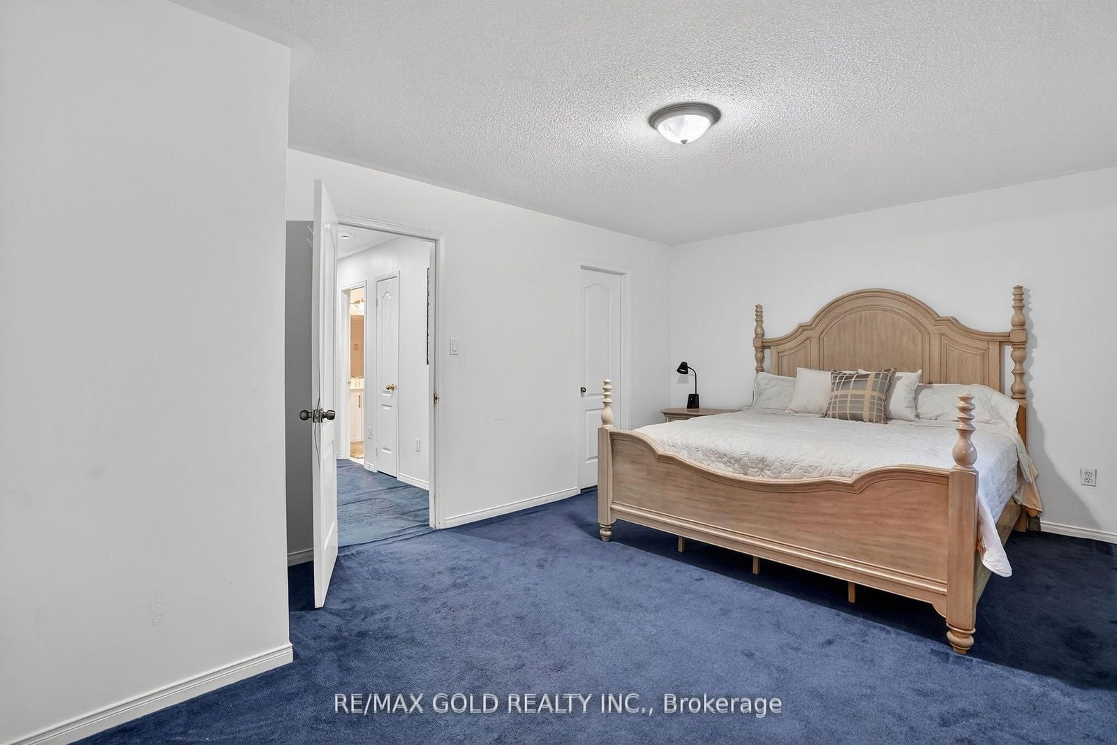 Detached House for sale at 25 Spencer Drive, Brampton, Ontario, L7A 2A2 - Fletcher's Meadow - MLS: W12981636