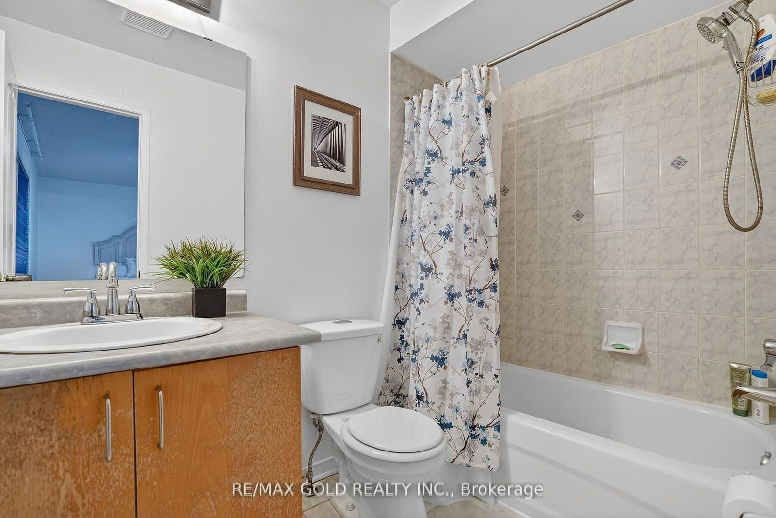 Detached House for sale at 25 Spencer Drive, Brampton, Ontario, L7A 2A2 - Fletcher's Meadow - MLS: W12981636