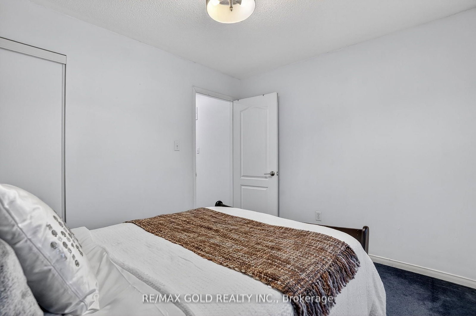 Detached House for sale at 25 Spencer Drive, Brampton, Ontario, L7A 2A2 - Fletcher's Meadow - MLS: W12981636