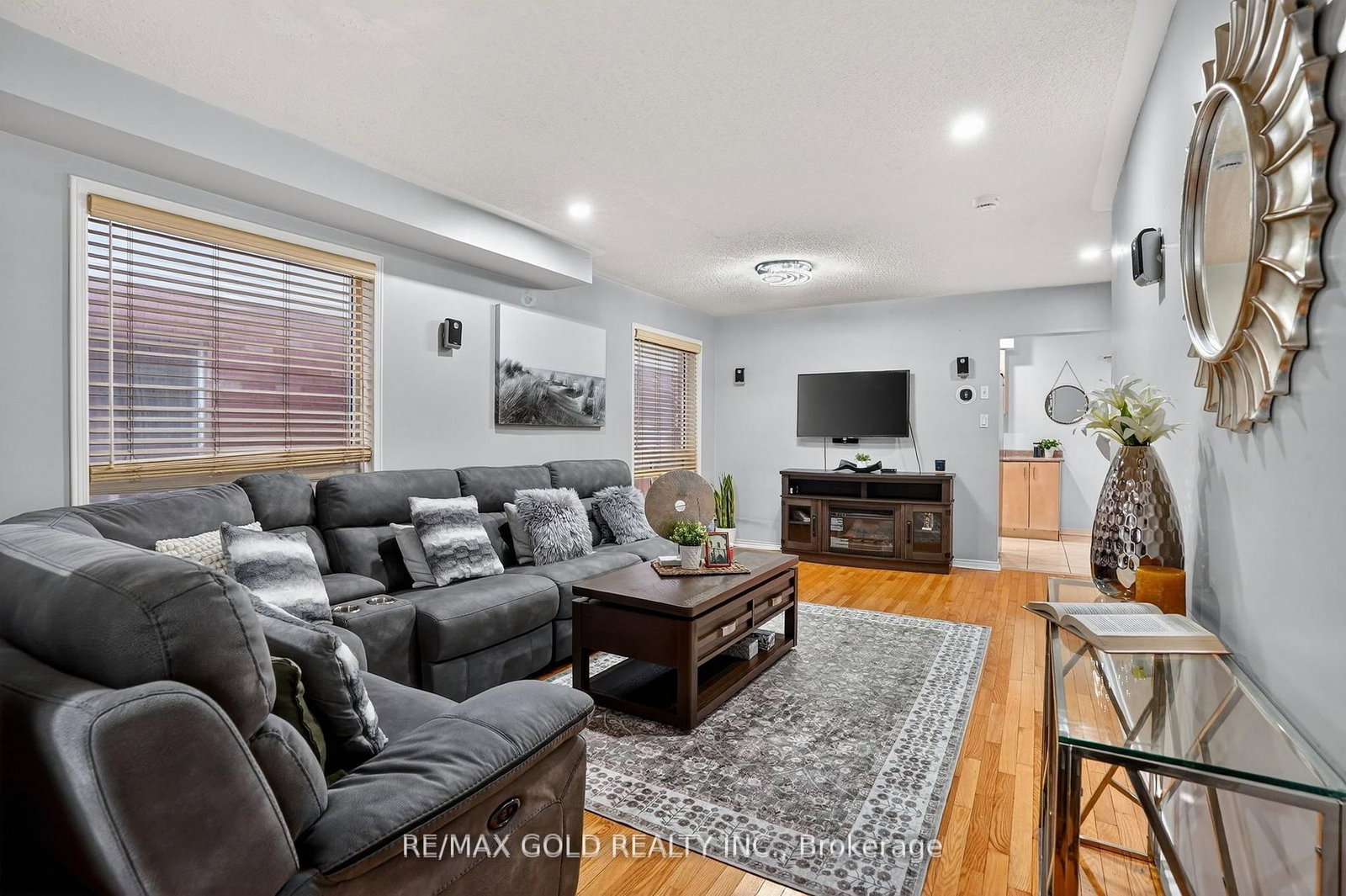 Detached House for sale at 25 Spencer Drive, Brampton, Ontario, L7A 2A2 - Fletcher's Meadow - MLS: W12981636