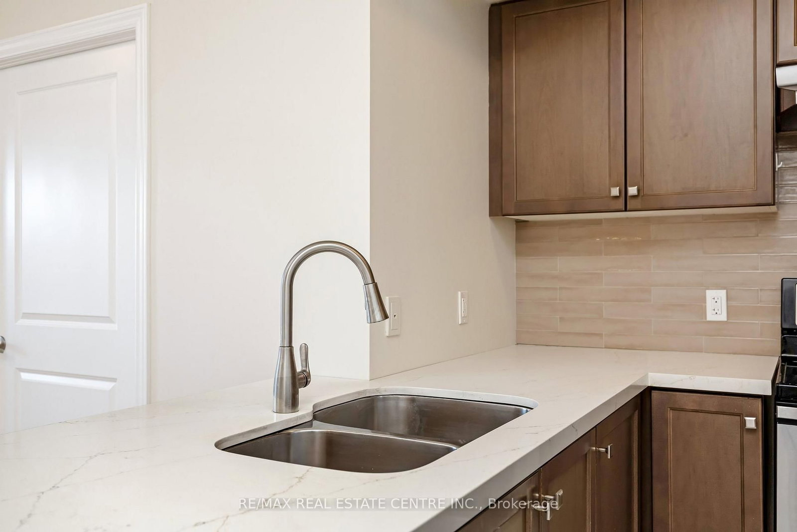 Condo for sale at 408-650 Sauve Street, Milton, Ontario, L9T 9A8 - Beaty - MLS: W12981684