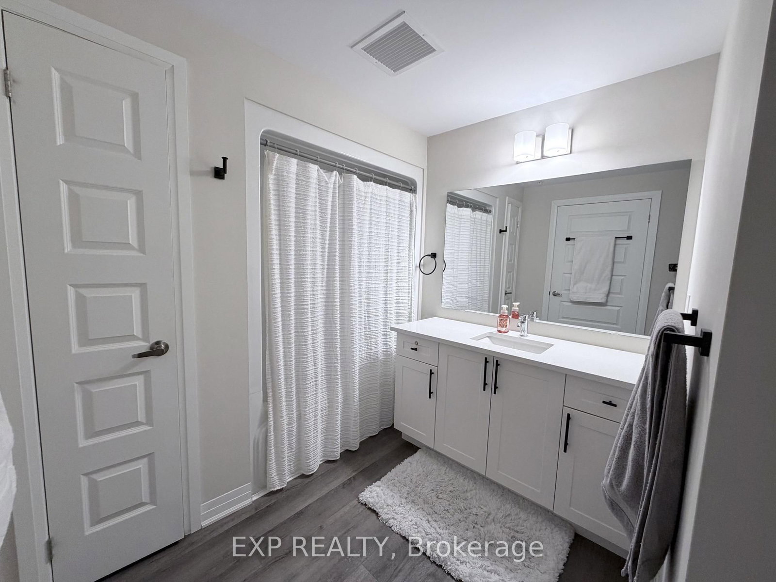 610 Farmstead Drive, Unit 513 - Photo 11