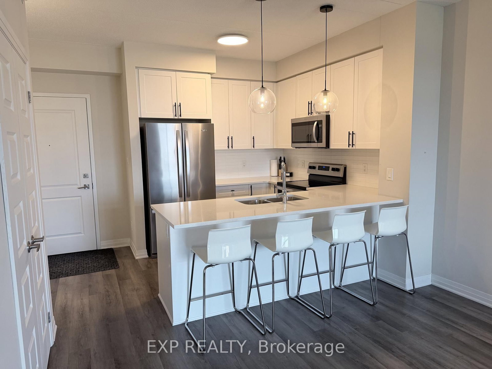 610 Farmstead Drive, Unit 513 - Photo 3