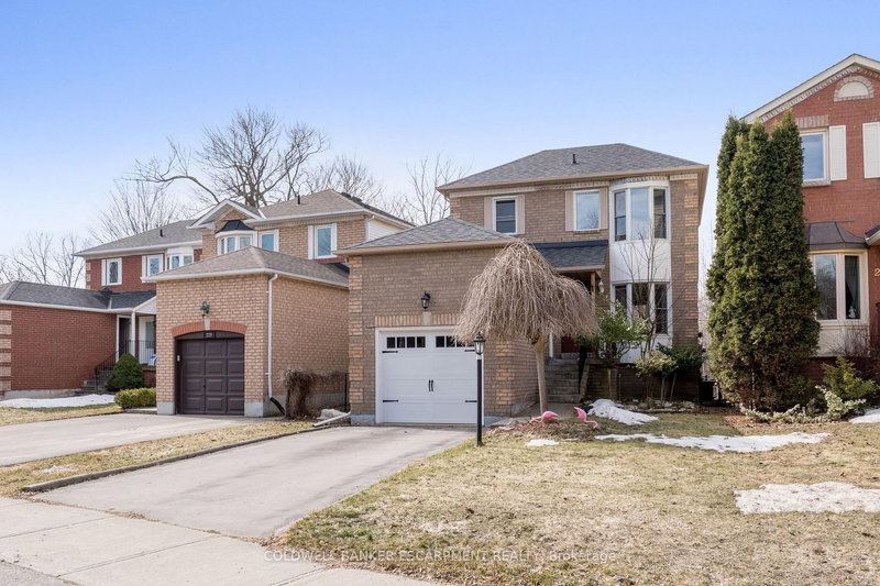 222 Churchill Rd N, Halton Hills, L7J 2J2 | Image 2