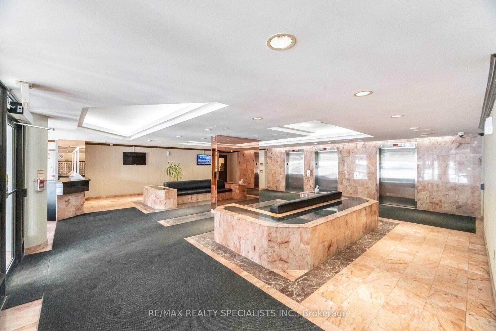 1 Rowntree Road, Unit 611 - Photo 4