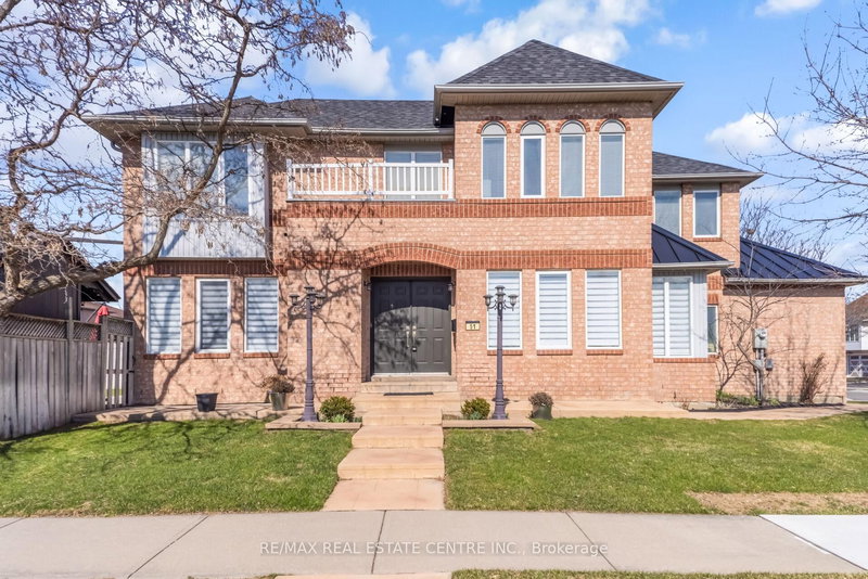 51 Pebblestone Circ, Brampton, L6X 4N2 | Image 2