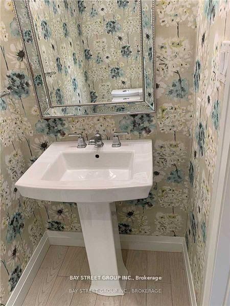 615 Summer Park Cres, Mississauga, L5B 4E8 | Image 3