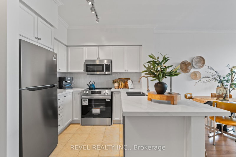 303 - 5 Marine Parade Dr, Toronto, M8V 4B4 | Image 2