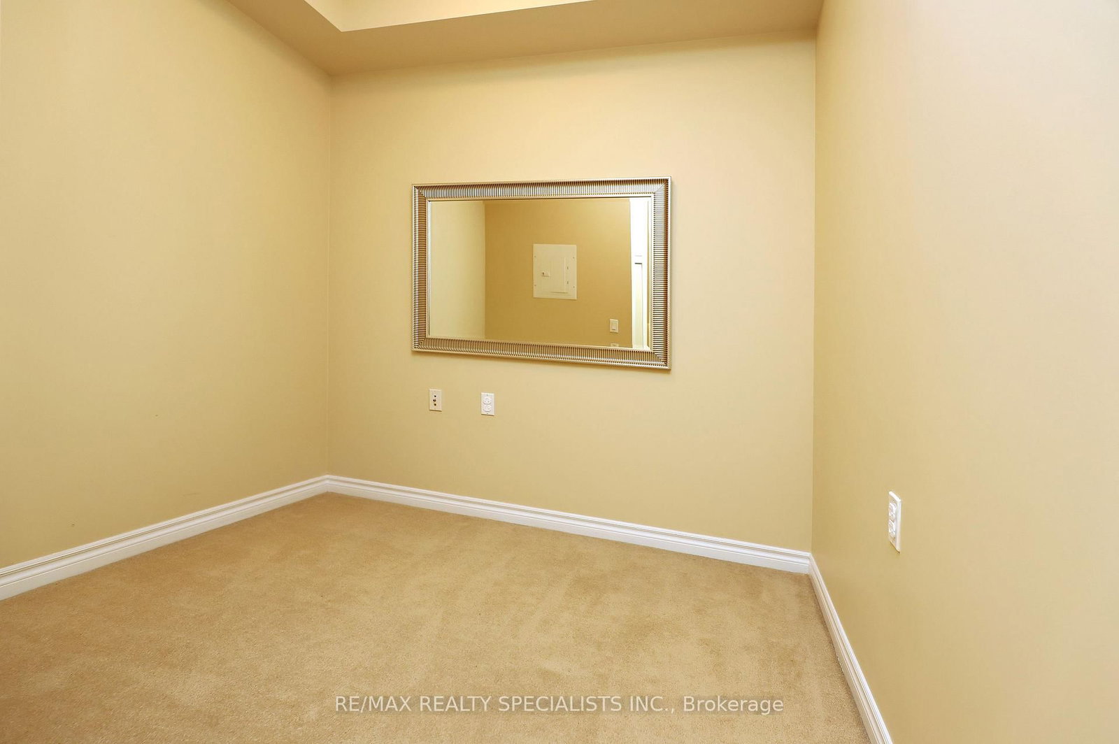 810 Scollard Court, Unit 809 - Photo 5