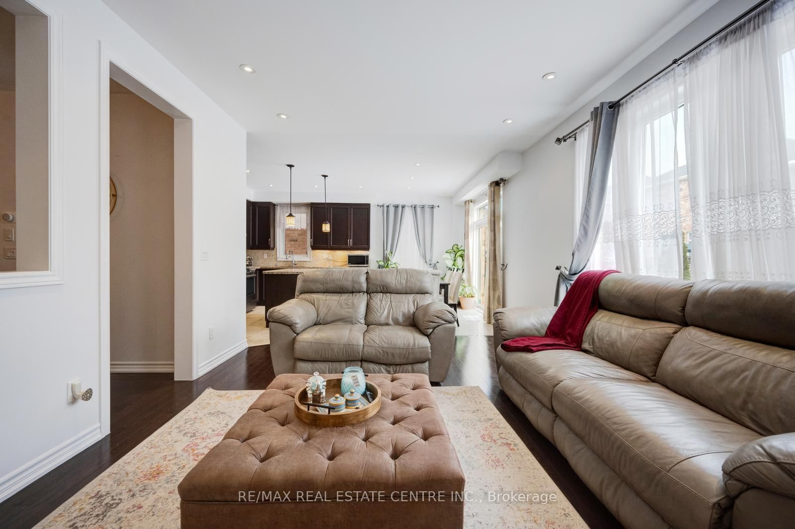 Detached House for sale at 19 Mediterranean Crescent, Brampton, Ontario, N9V 3X6 - Bram West - MLS: W12982008