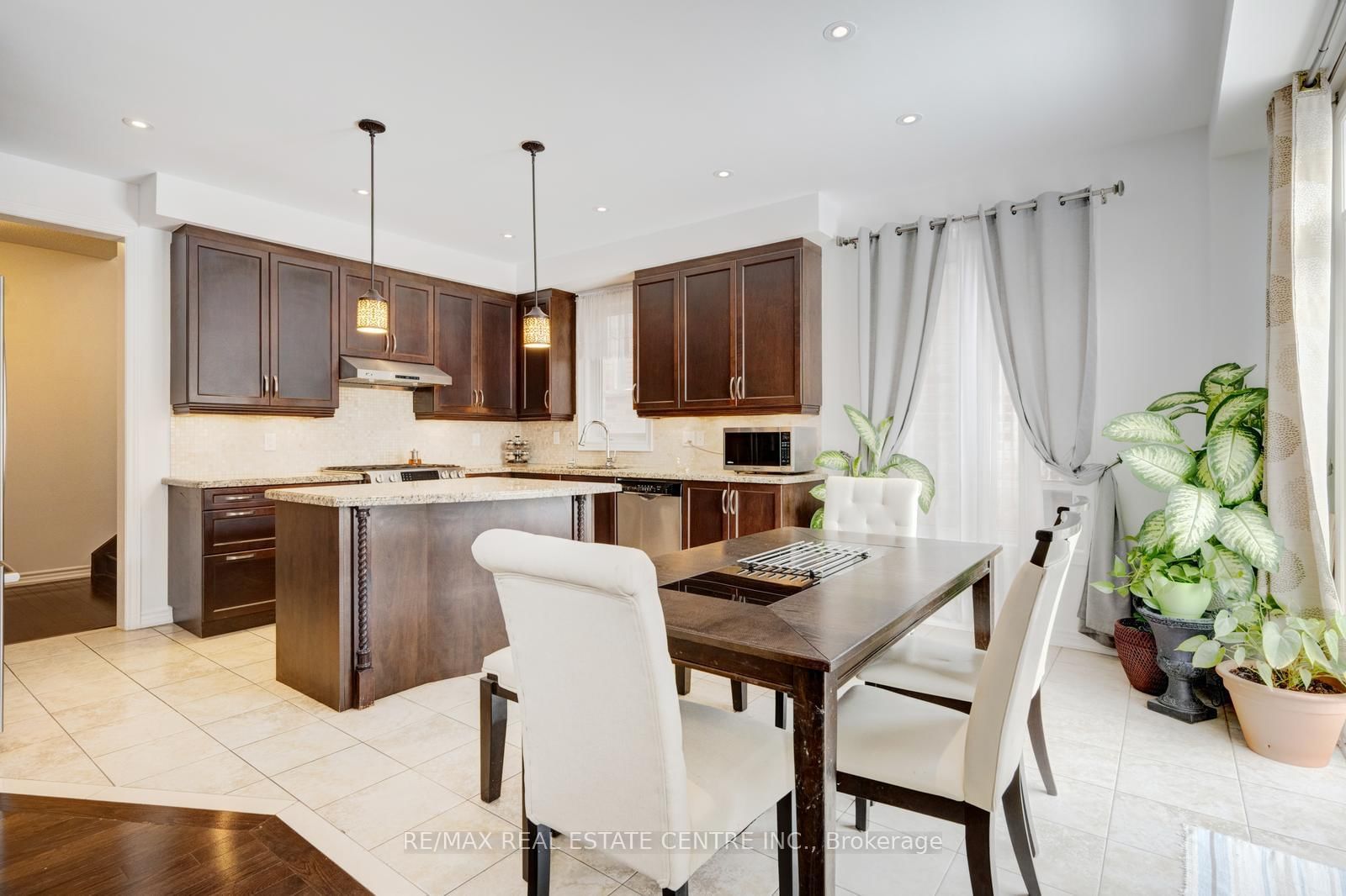 Detached House for sale at 19 Mediterranean Crescent, Brampton, Ontario, N9V 3X6 - Bram West - MLS: W12982008