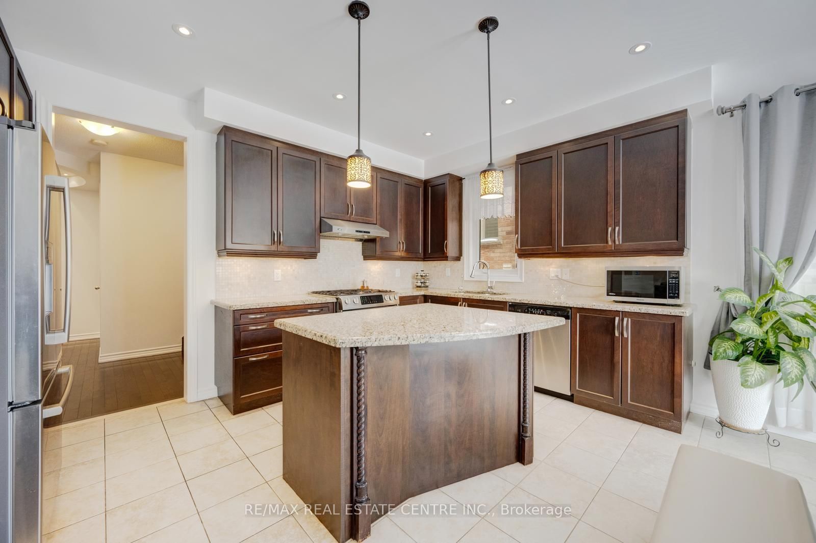 Detached House for sale at 19 Mediterranean Crescent, Brampton, Ontario, N9V 3X6 - Bram West - MLS: W12982008