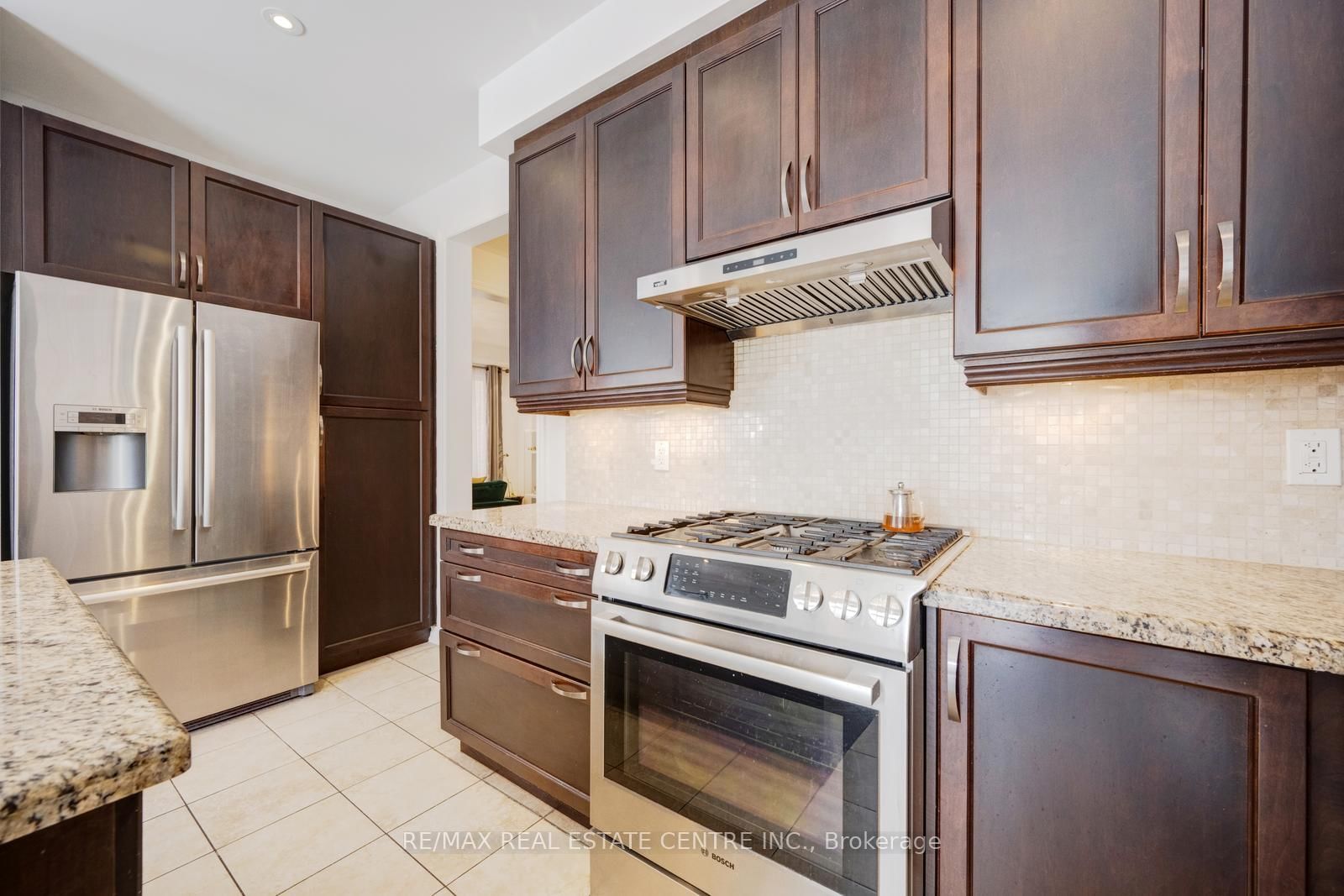 Detached House for sale at 19 Mediterranean Crescent, Brampton, Ontario, N9V 3X6 - Bram West - MLS: W12982008