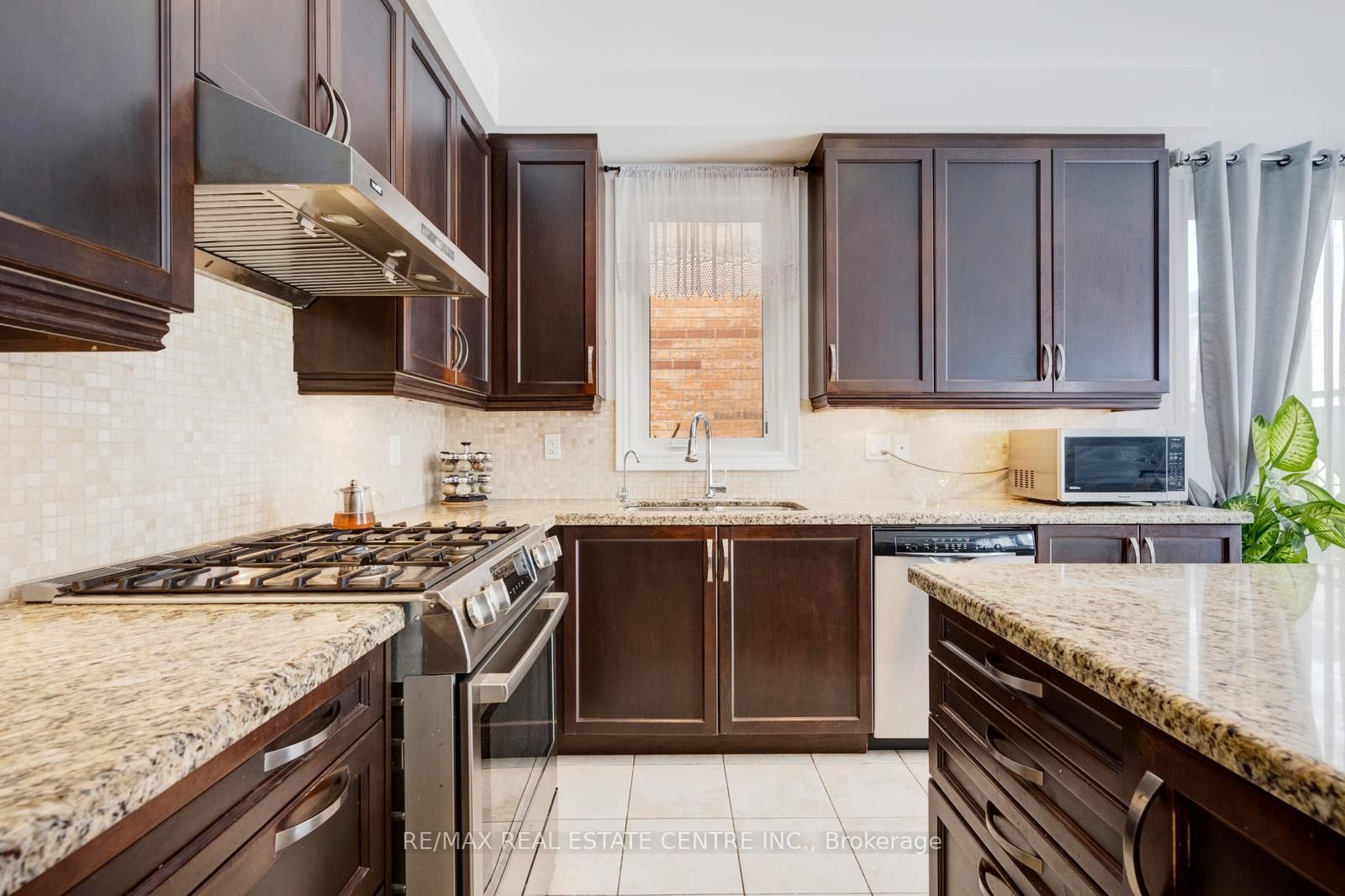 Detached House for sale at 19 Mediterranean Crescent, Brampton, Ontario, N9V 3X6 - Bram West - MLS: W12982008