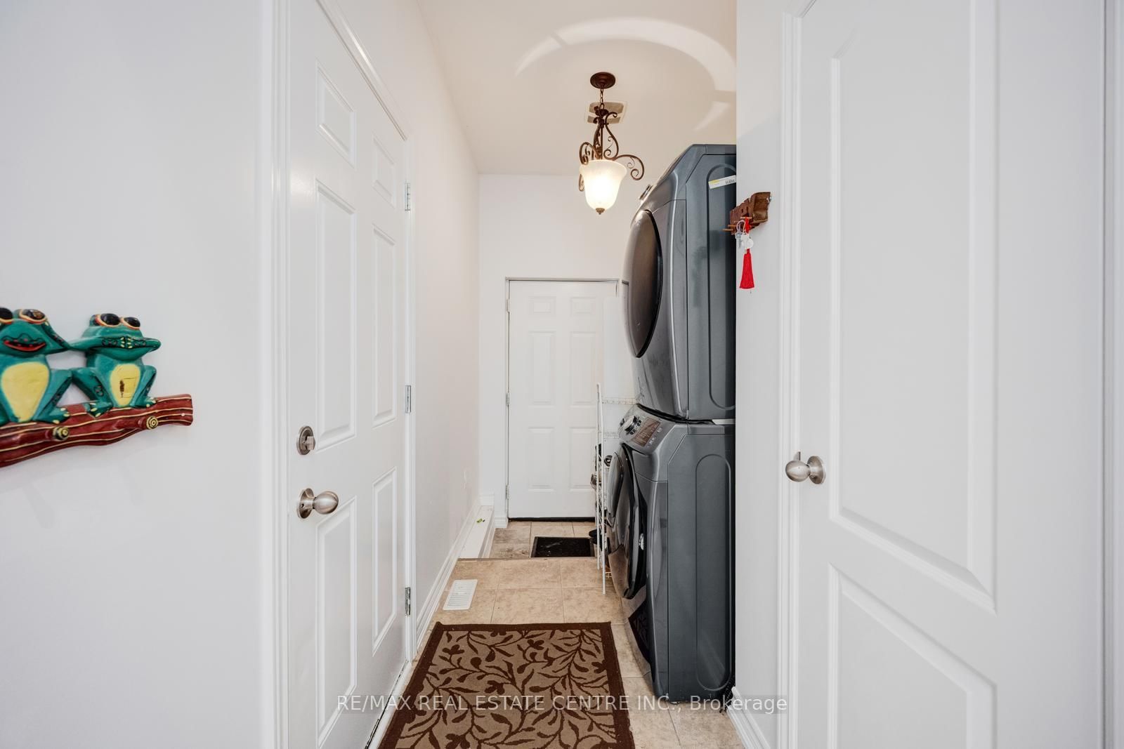 Detached House for sale at 19 Mediterranean Crescent, Brampton, Ontario, N9V 3X6 - Bram West - MLS: W12982008