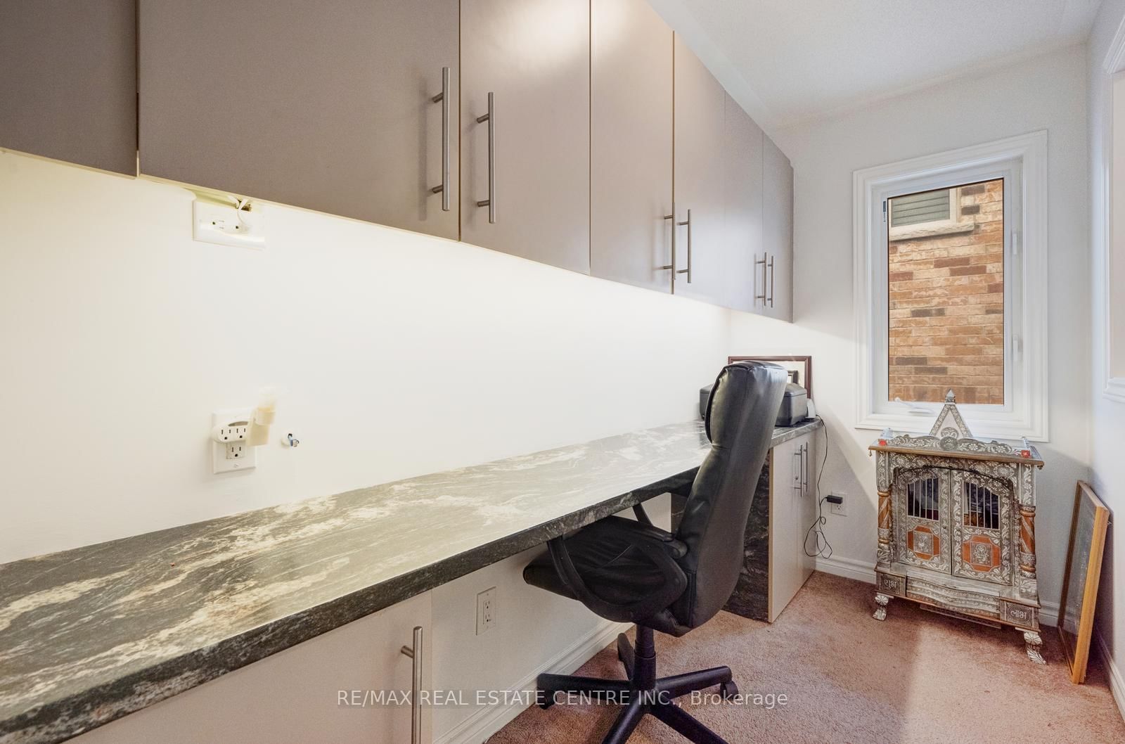 Detached House for sale at 19 Mediterranean Crescent, Brampton, Ontario, N9V 3X6 - Bram West - MLS: W12982008