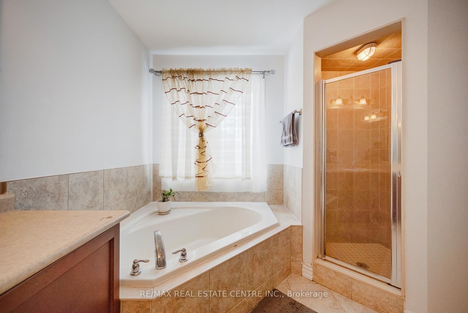 Detached House for sale at 19 Mediterranean Crescent, Brampton, Ontario, N9V 3X6 - Bram West - MLS: W12982008