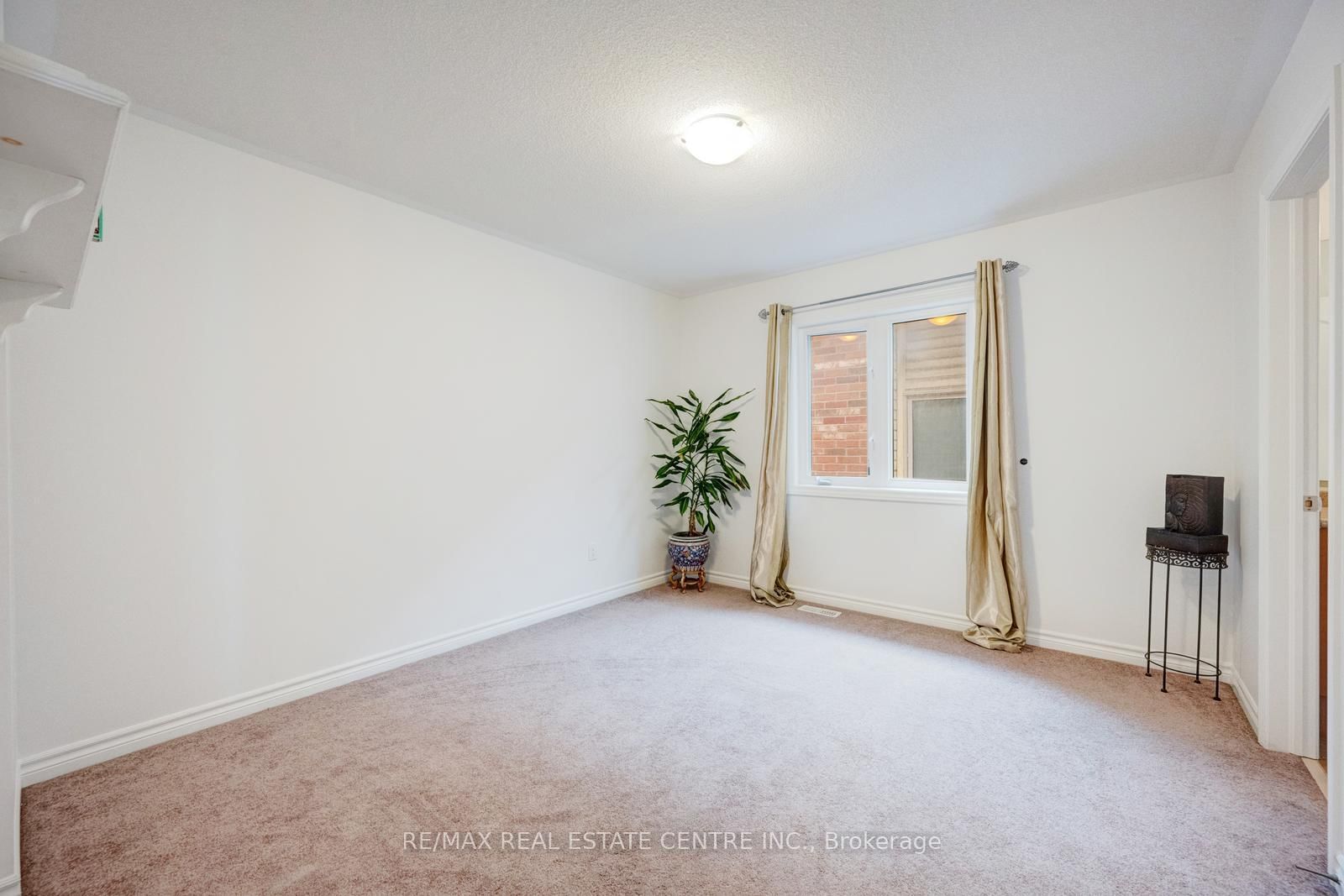 Detached House for sale at 19 Mediterranean Crescent, Brampton, Ontario, N9V 3X6 - Bram West - MLS: W12982008