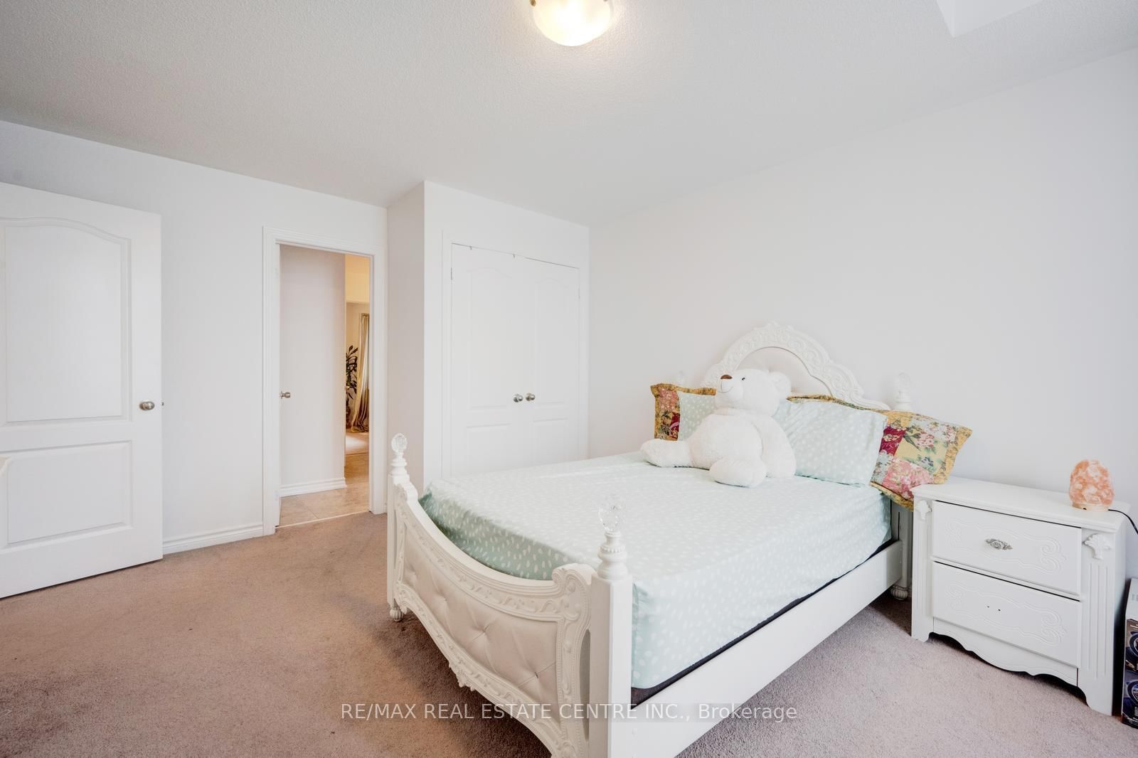 Detached House for sale at 19 Mediterranean Crescent, Brampton, Ontario, N9V 3X6 - Bram West - MLS: W12982008