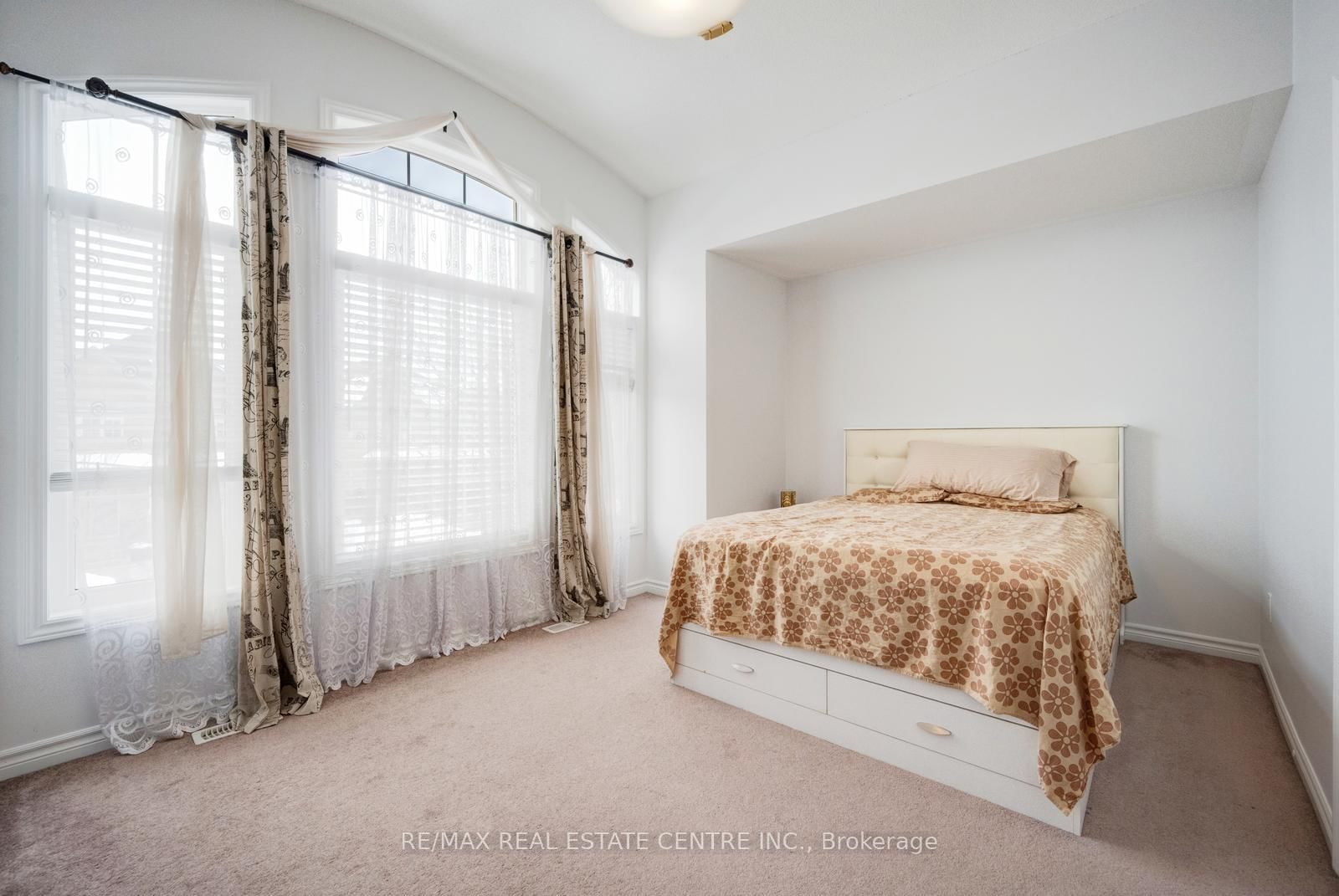 Detached House for sale at 19 Mediterranean Crescent, Brampton, Ontario, N9V 3X6 - Bram West - MLS: W12982008