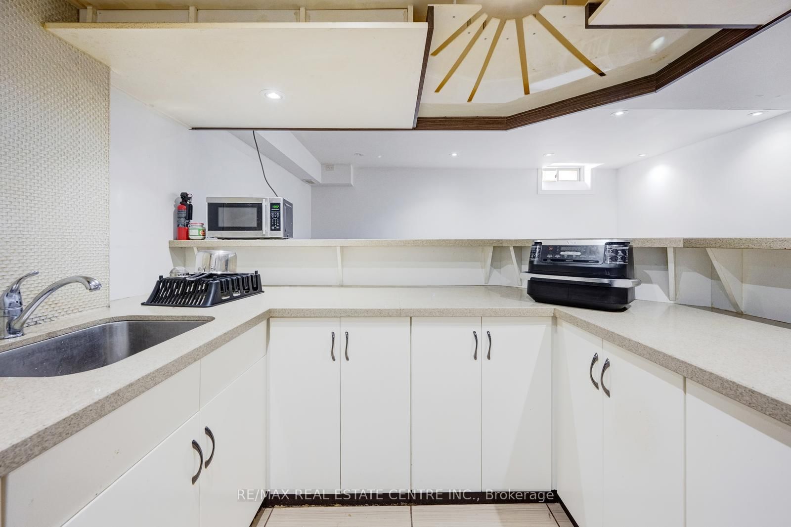 Detached House for sale at 19 Mediterranean Crescent, Brampton, Ontario, N9V 3X6 - Bram West - MLS: W12982008