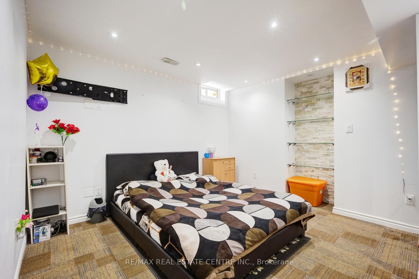 Detached House for sale at 19 Mediterranean Crescent, Brampton, Ontario, N9V 3X6 - Bram West - MLS: W12982008