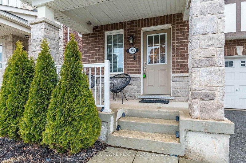 1239 Mulroney Hts, Milton, L9E 1G1 | Image 3