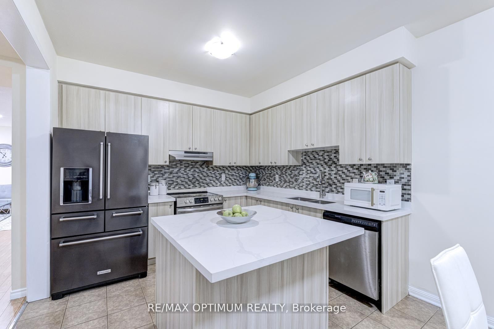 Detached House for sale at 233 Lockwood Road, Brampton, Ontario, L6Y 4Y1 - Fletcher's West - MLS: W12982124