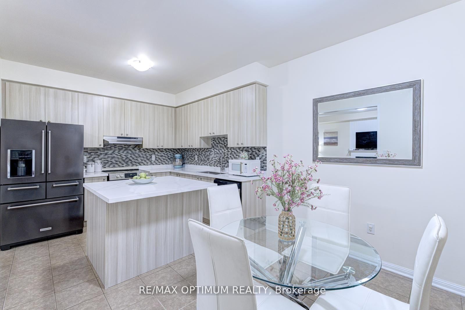 Detached House for sale at 233 Lockwood Road, Brampton, Ontario, L6Y 4Y1 - Fletcher's West - MLS: W12982124