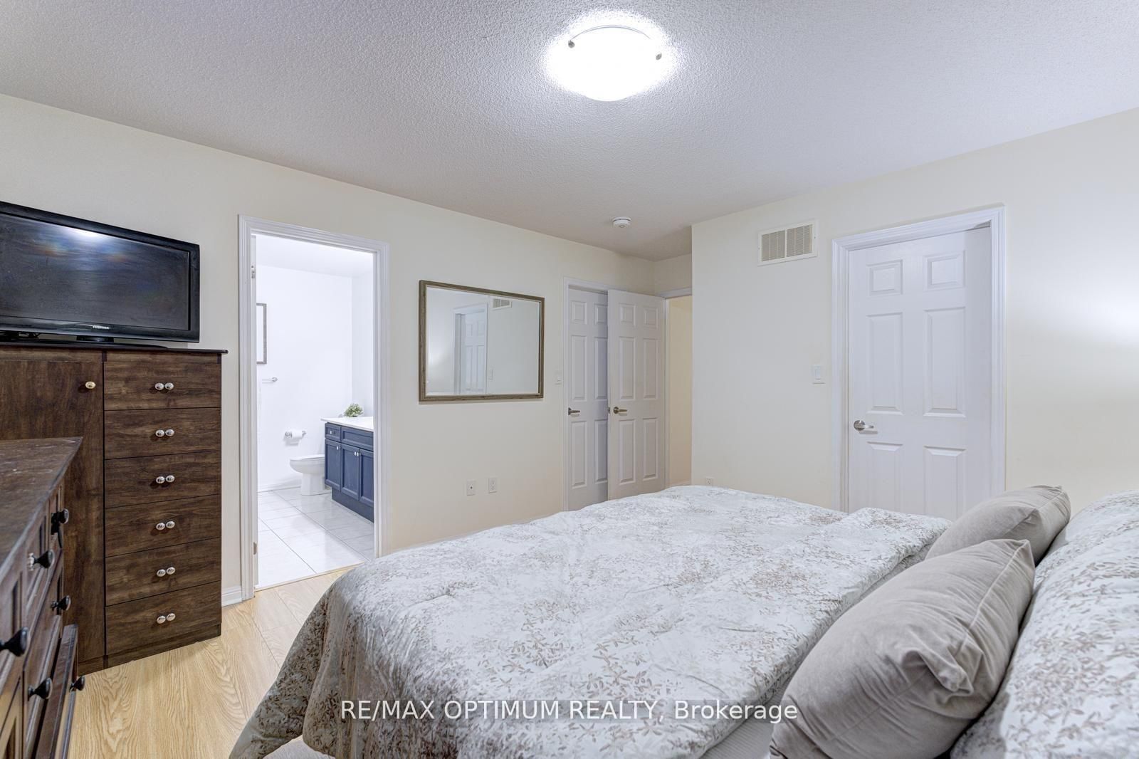 Detached House for sale at 233 Lockwood Road, Brampton, Ontario, L6Y 4Y1 - Fletcher's West - MLS: W12982124