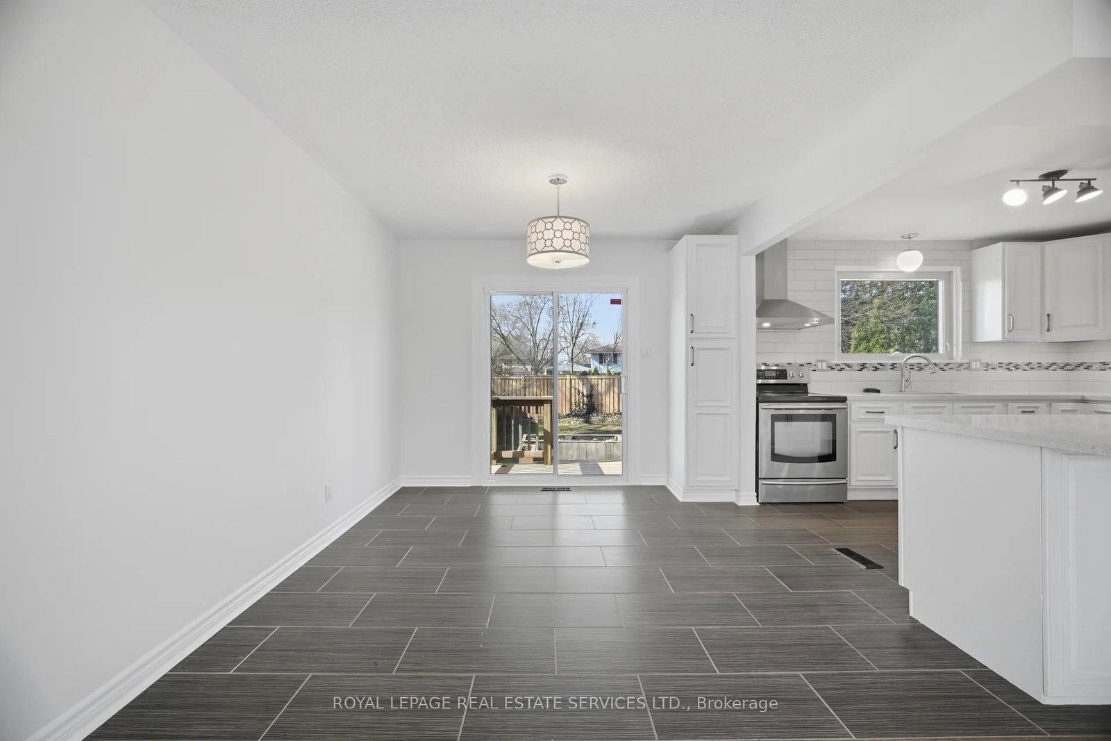 Detached House for sale at 142 Osborne Crescent, Oakville, Ontario, L6M 1G1 - College Park - MLS: W12982136