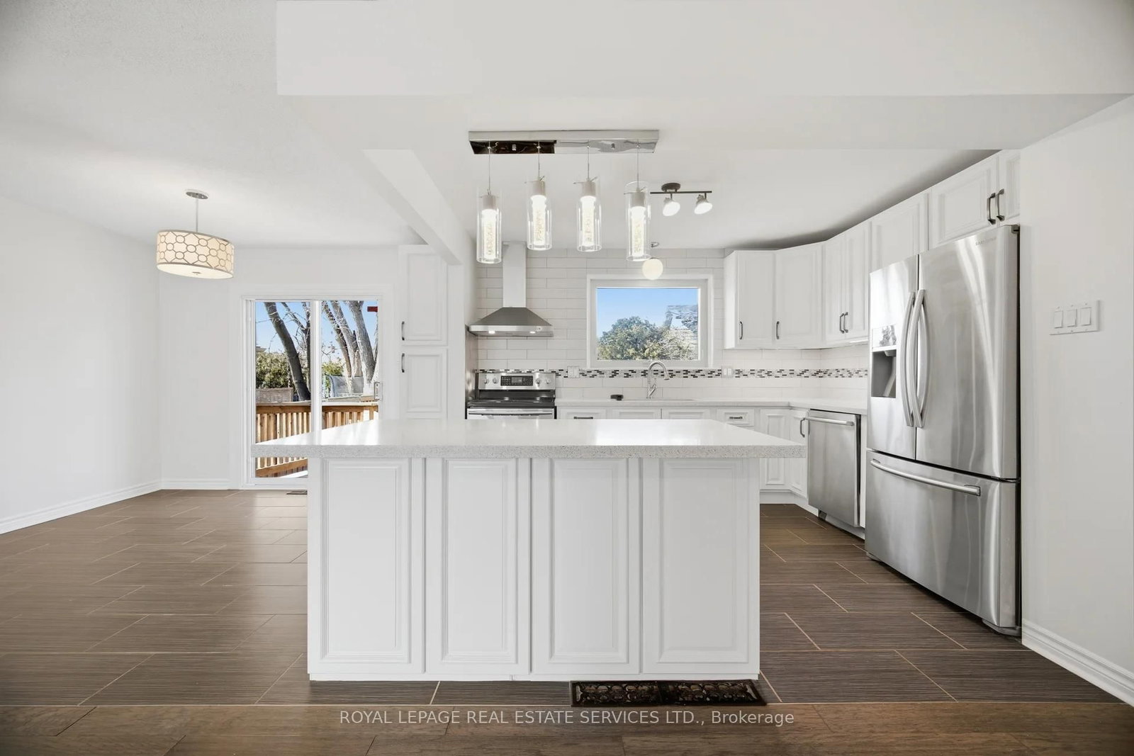 Detached House for sale at 142 Osborne Crescent, Oakville, Ontario, L6M 1G1 - College Park - MLS: W12982136